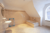 Stadtwohnung mit Charme - Wohnen auf mehreren Ebenen! - Badezimmer