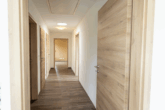 Top gepflegte Oberwohnung mit Terrasse und Gartenanteil in zentraler Lage von Warsingsfehn - Flur