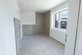 Stilvolle 3-Zimmer-Wohnung im Neubau, 1. OG – Aufzug, Balkon & Ortskernlage - Badezimmer