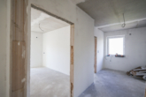 Stilvolle 3-Zimmer-Wohnung im Neubau, 1. OG – Aufzug, Balkon & Ortskernlage - Flur