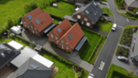 Neuwertige Doppelhaushälfte in begehrtem Wohngebiet von Wiesmoor - Vogelperspektive