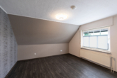 Tolle Oberwohnung mit Garage und Gartenanteil - Schlafzimmer