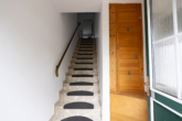 Tolle Oberwohnung mit Garage und Gartenanteil - Eingangsbereich EG