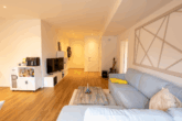 Moderne 2-Zimmerwohnung mit Balkon direkt am Auricher Marktplatz! - Wohnbereich