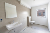 Helle 2-Zimmer-Obergeschosswohnung – Neubau in Top-Zentrumslage - Badezimmer