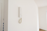 Helle 2-Zimmer-Obergeschosswohnung – Neubau in Top-Zentrumslage - Gegensprechanlage