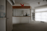 Repräsentative Gewerbeimmobilie mit Entwicklungspotenzial nahe Klinikneubau & Gewerbepark! - Austellungsraum Empfang
