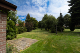 Gepflegtes Einfamilienhaus mit Nebengebäuden und großem Garten in Moormerland-Hatshausen - Garten