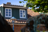 Besondere Lage am Kutterhafen – Ferienhaus mit Hafen- und Weitblick über das Weltnaturerbe Wattenmeer - Detail - Gaube