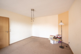 Barrierearmes Wohnen in der Wittmunder Innenstadt - 2-Zimmer-Wohnung mit Loggia - Wohnzimmer