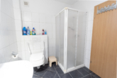 Barrierearmes Wohnen in der Wittmunder Innenstadt - 2-Zimmer-Wohnung mit Loggia - Badezimmer