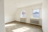 Einfamilienhaus mit Entwicklungspotential in begehrter Wohnlage! - Zimmer 1 OG