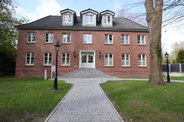 Charmante 2-Zimmerwohnung in einer Neubau-Villa mit Tiefgarage in zentraler Lage von Aurich 26603 Aurich, Etagenwohnung